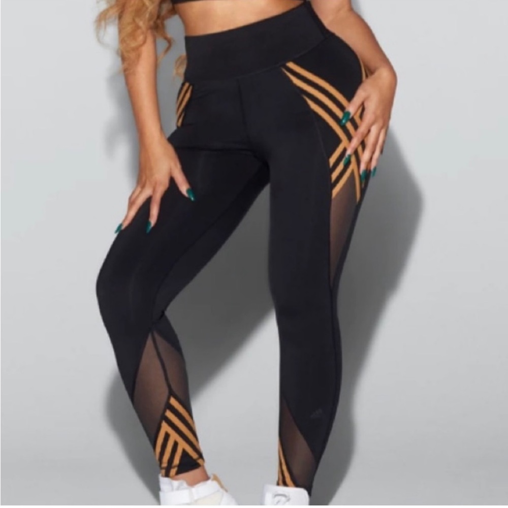 Ivy Park X Adidas 3 Stripe tights Black/Gold
